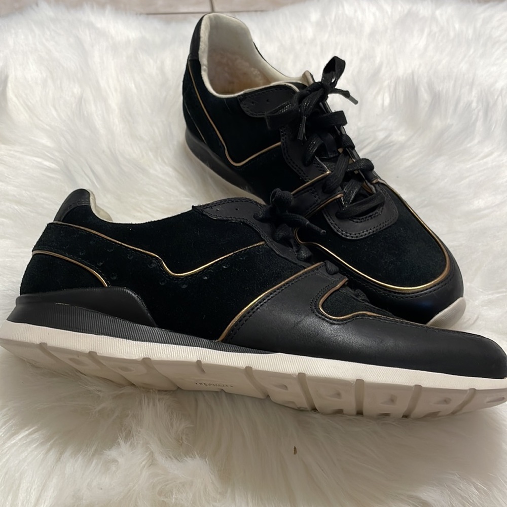 UGG treadlite leather sneaker. NWOT